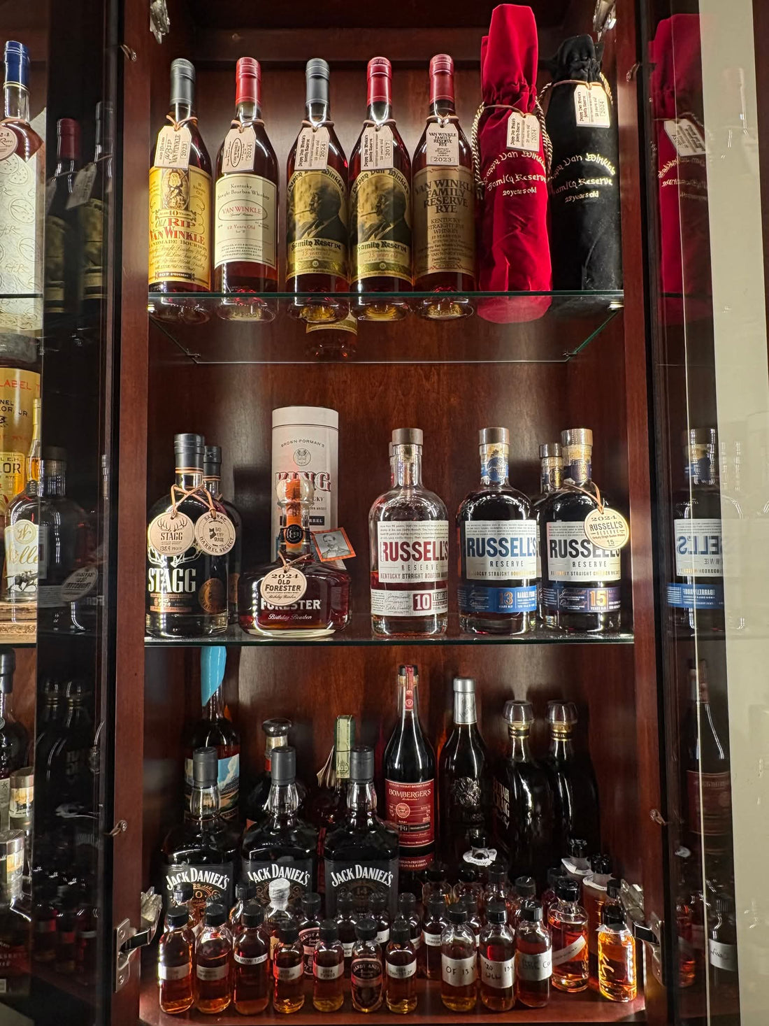 How to Build the Perfect Bourbon Tasting Room at Home