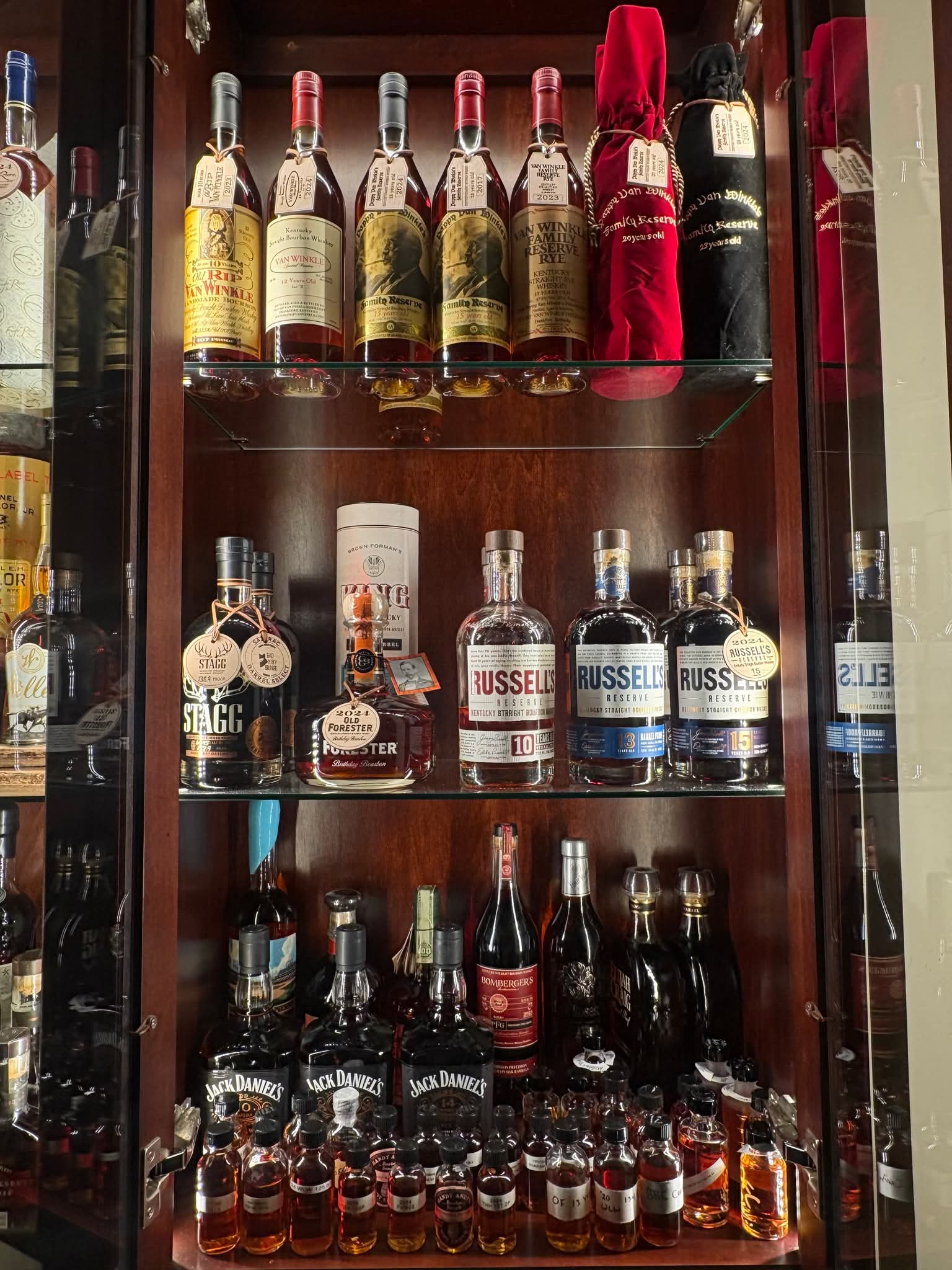 How to Build the Perfect Bourbon Tasting Room at Home
